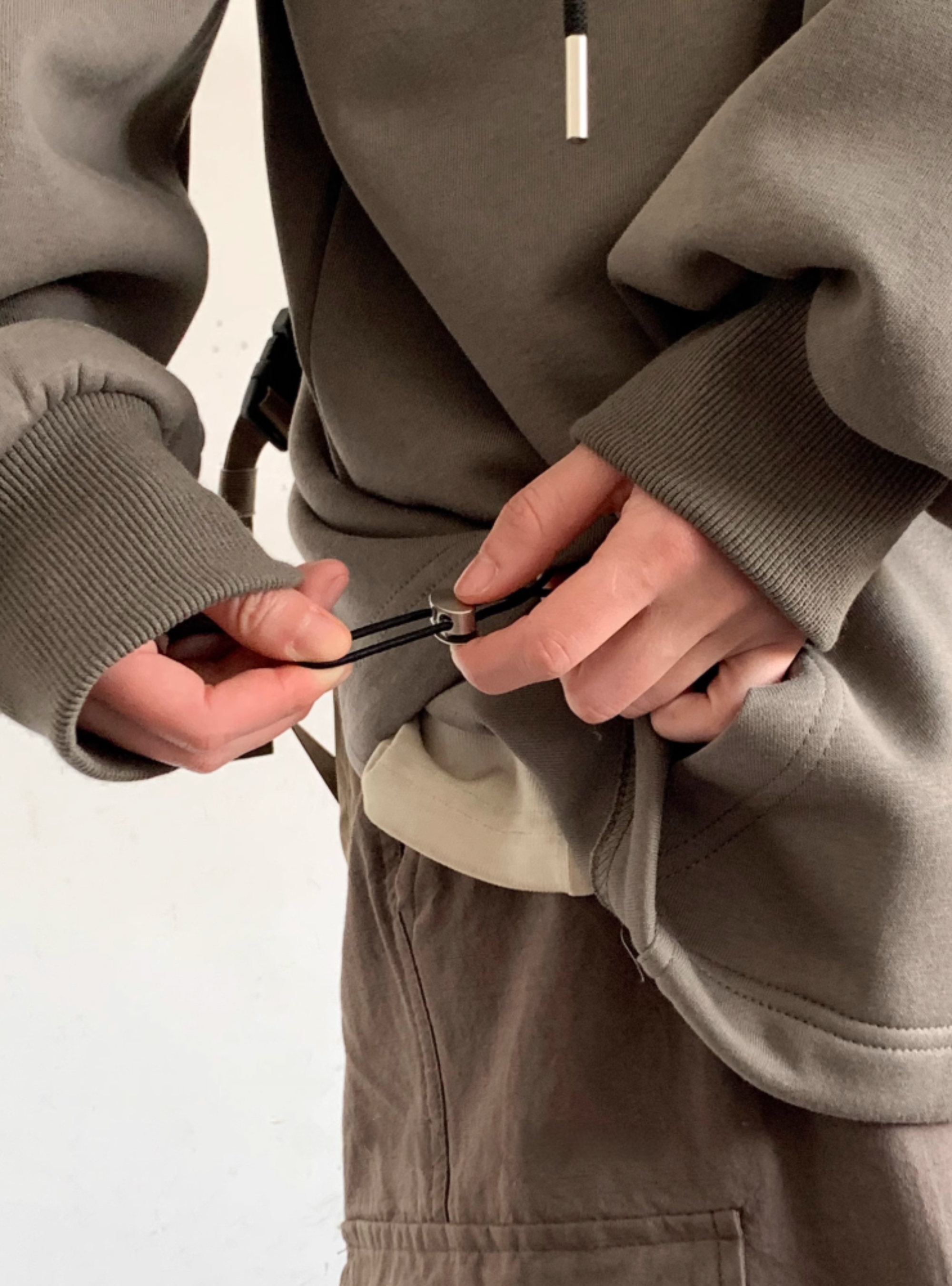 Kazenari Quarter-Zip Hoodie: Soft Technical Blend, Relaxed Urban Comfort